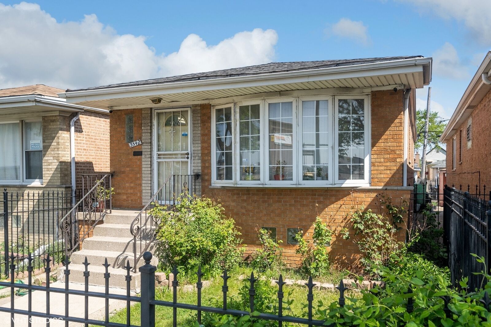 Property Photo: 3542 W Pershing Road IL 60632