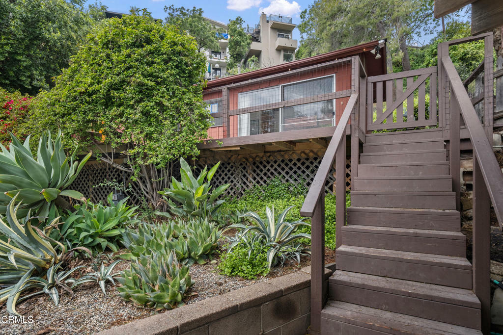Property Photo: 503 Quail Drive CA 90065