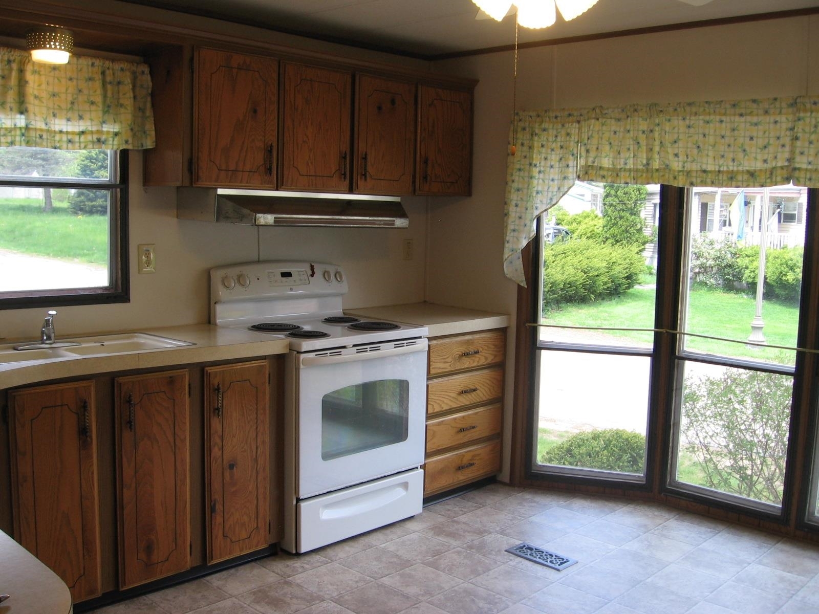 Property Photo: 22 Queen'S Lane NH 03234