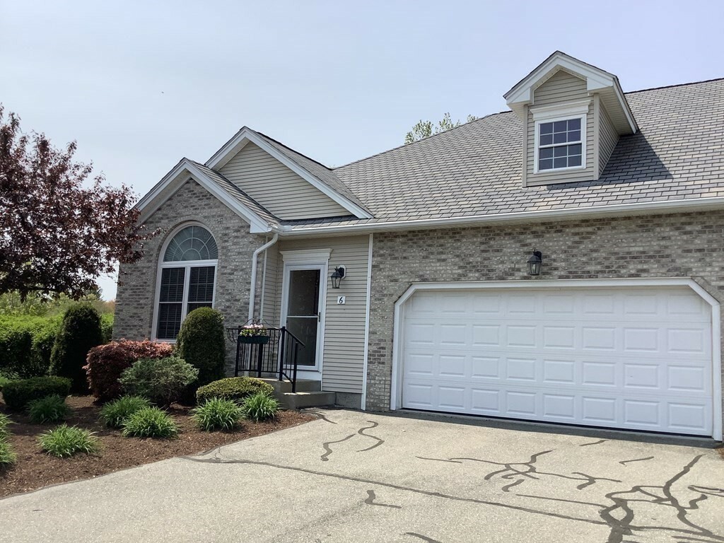 Property Photo: 6 Wynnfield Circle 6 MA 01077