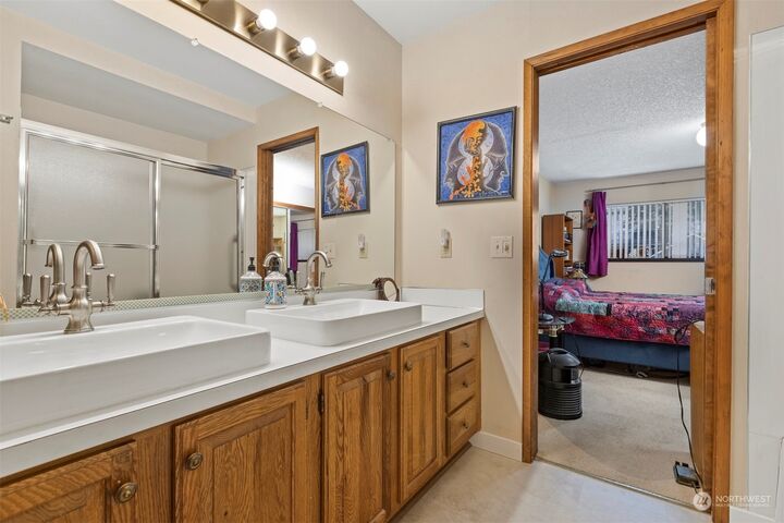 Property Photo: 715 N Garden Street 302 WA 98225