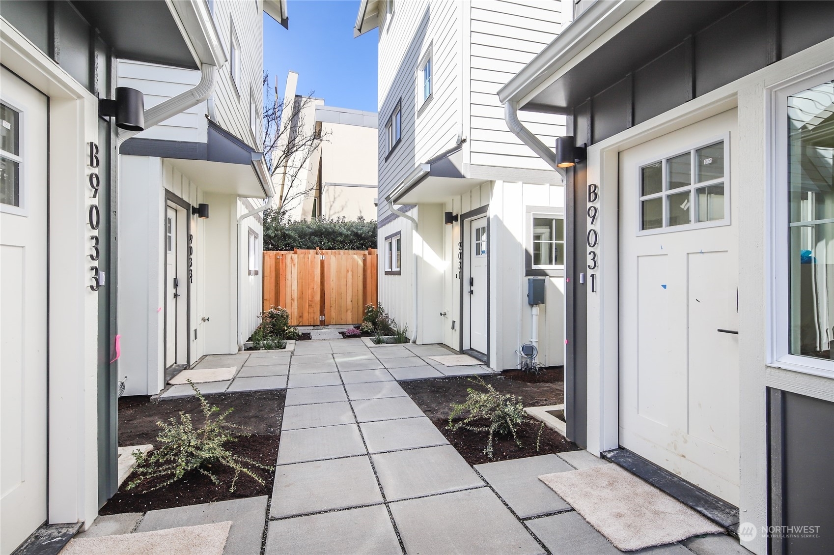 Property Photo: 9035 -B 15th Avenue SW WA 98106