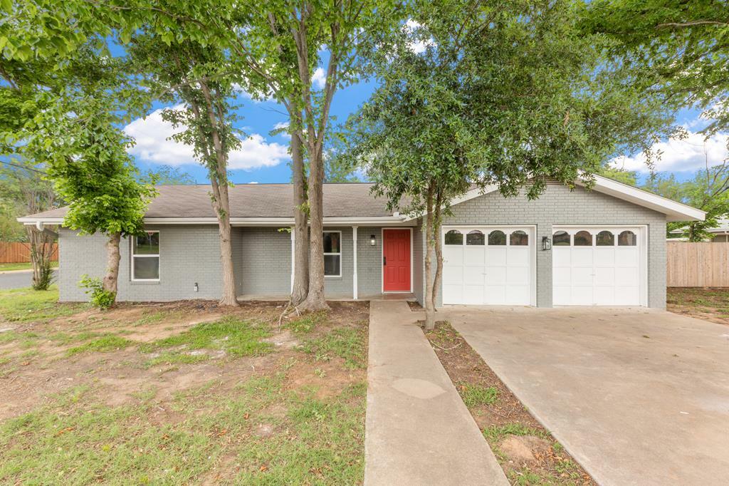 Property Photo:  707 Bowie  TX 78624 