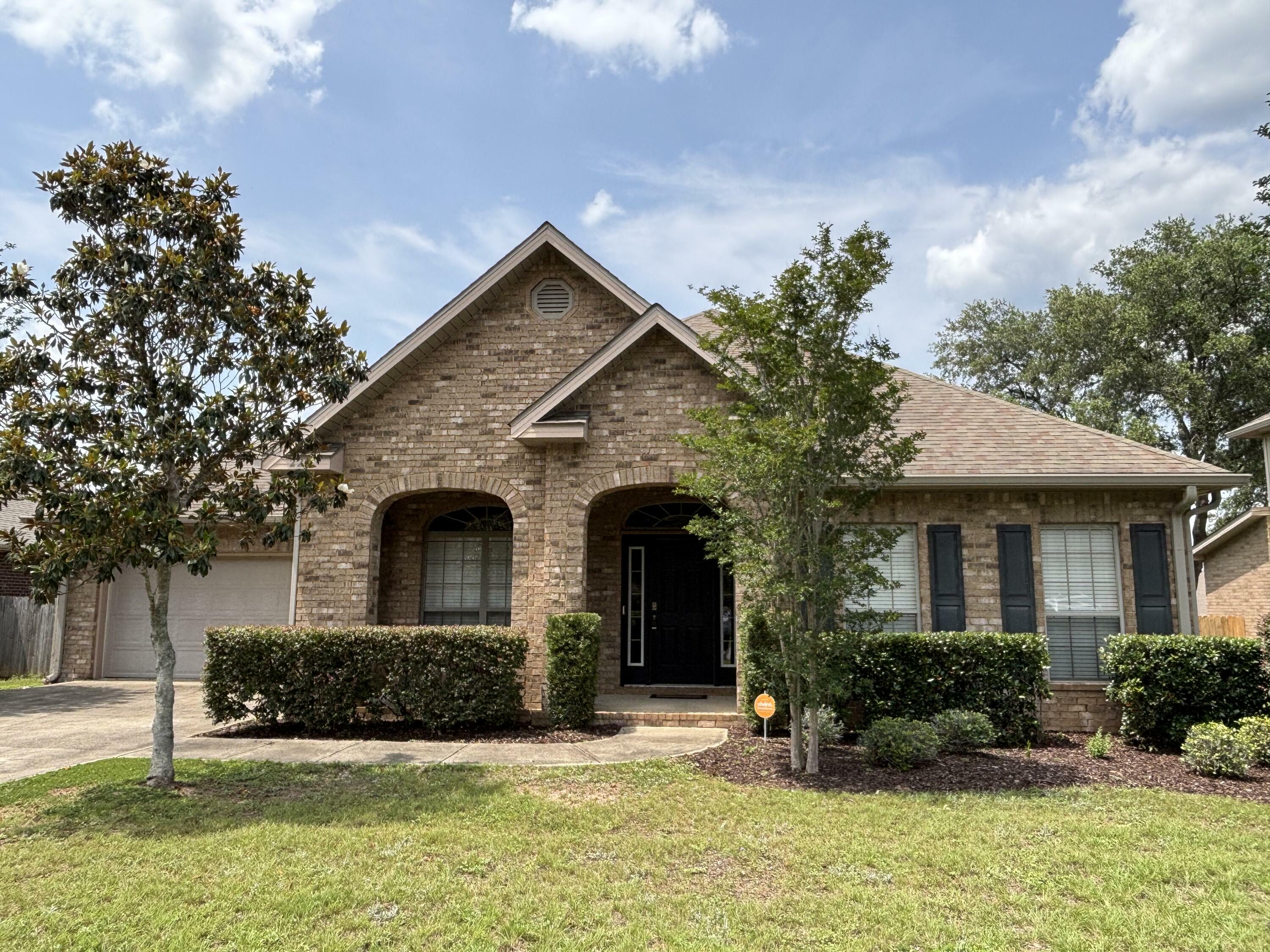 Property Photo: 222 Paradise Palm Circle FL 32536