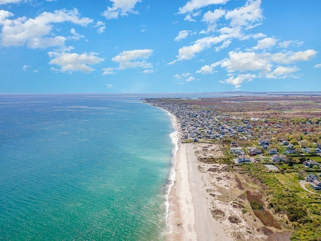 Property Photo: 18 Breakwater Ct MA 02050