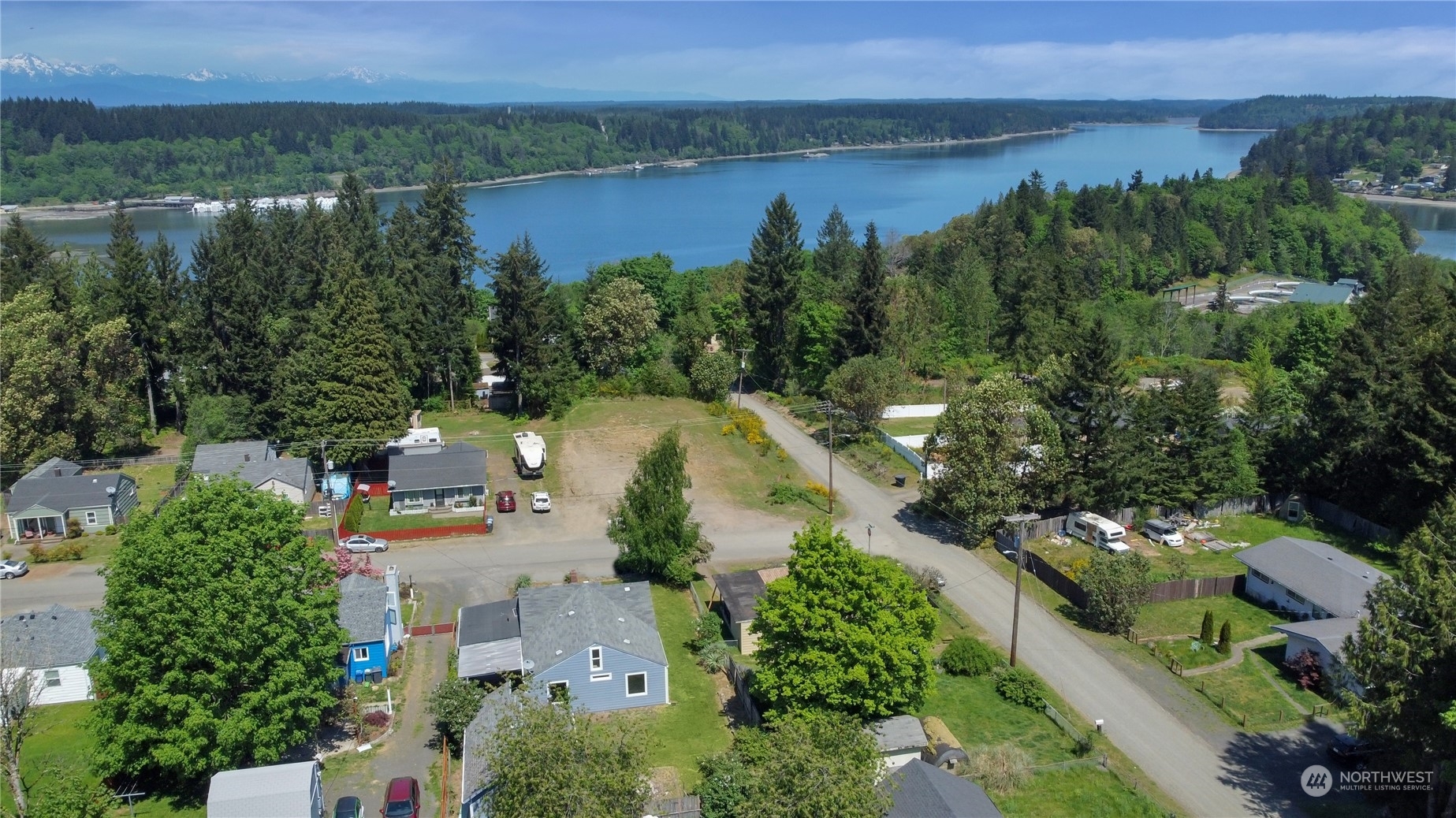 Property Photo:  1431 Ellinor Avenue  WA 98584 