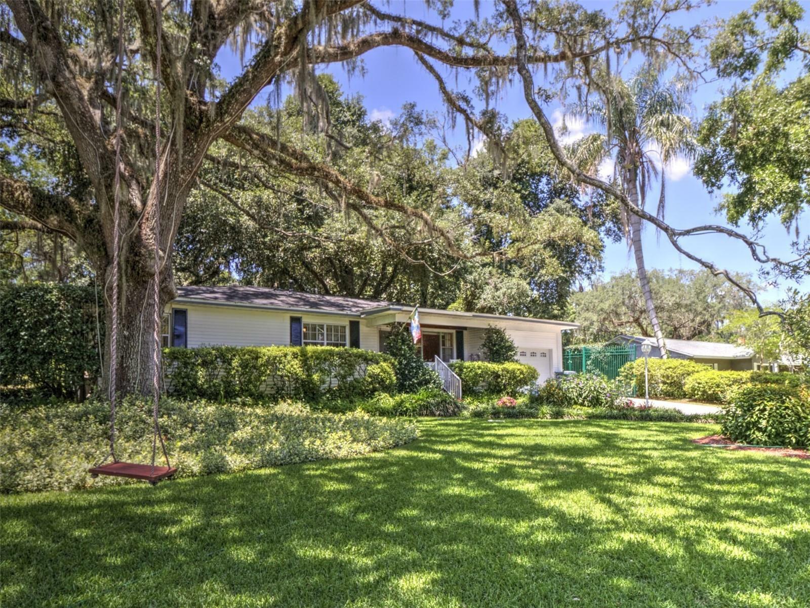 Property Photo:  1138 SE 14th Avenue  FL 34471 