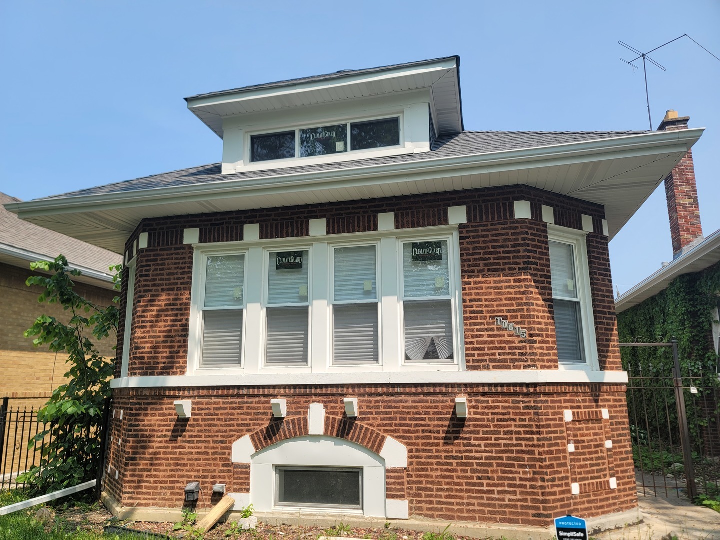 Property Photo: 10615 S Sangamon Street IL 60643