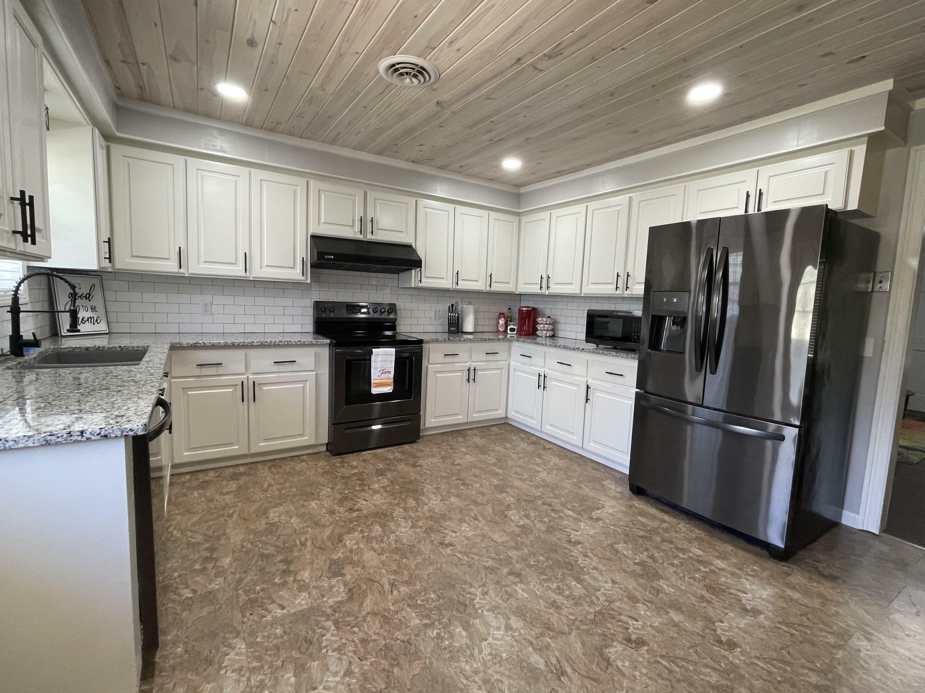 Property Photo: 1101 Casey Springs MS 38852