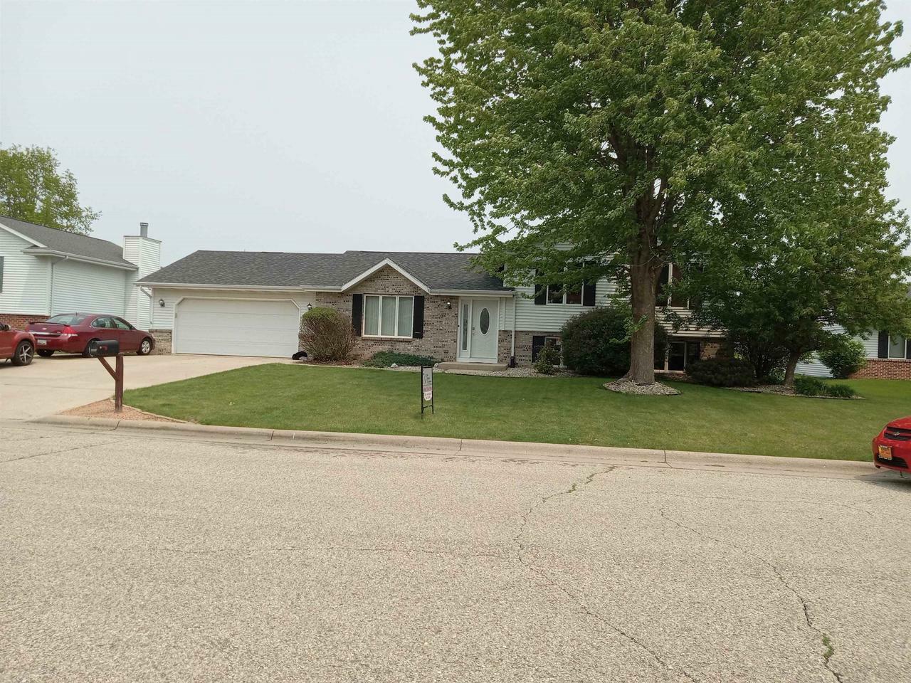 Property Photo:  4409 Fairfield Drive  WI 53546 