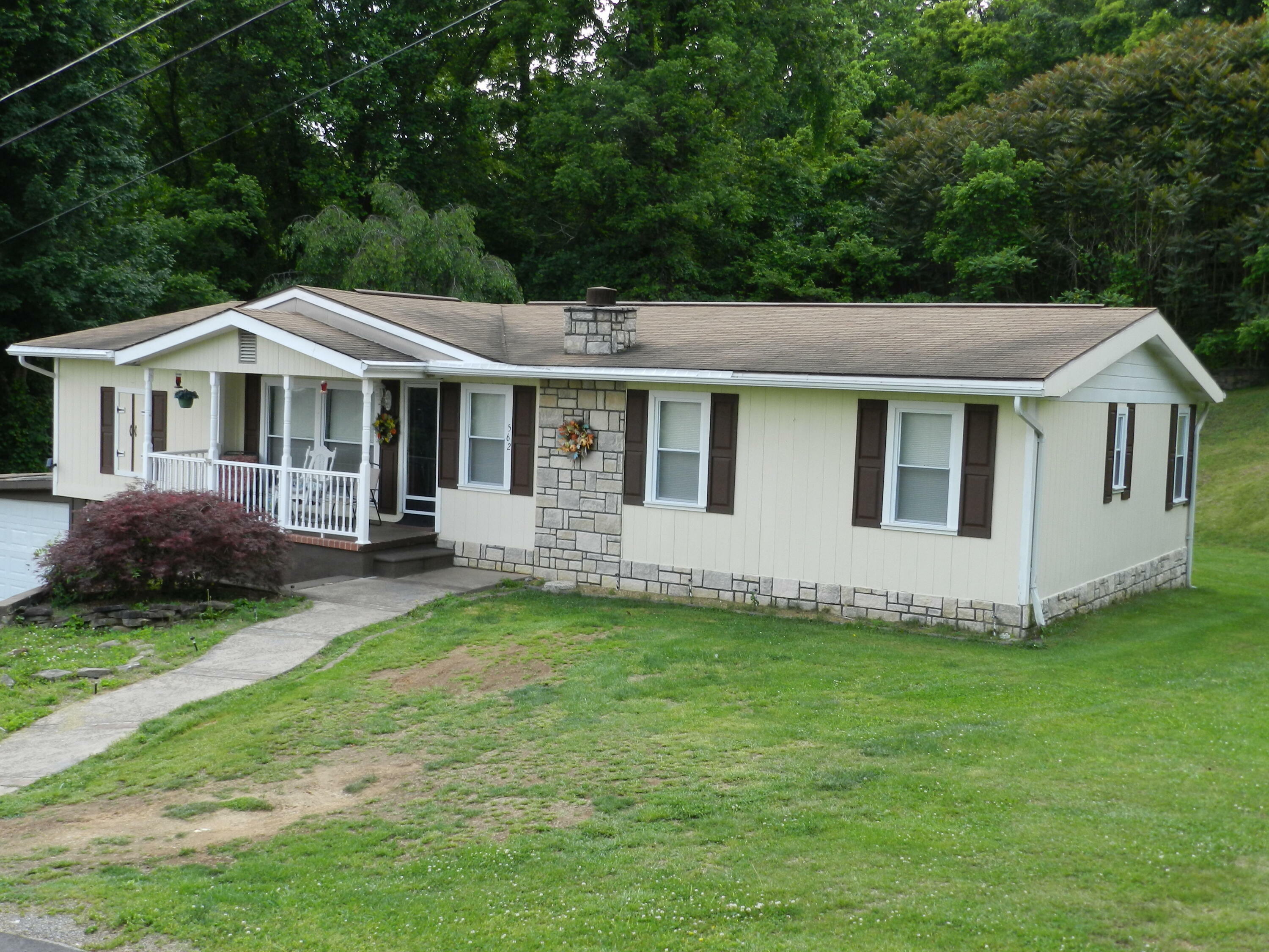 Property Photo:  562 Weeks Avenue  TN 37660 