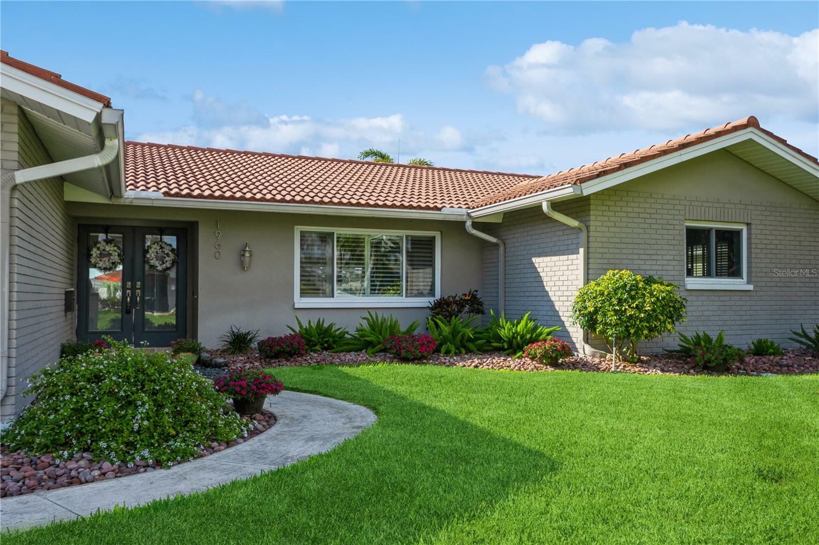 Property Photo:  1960 Michigan Avenue NE  FL 33703 