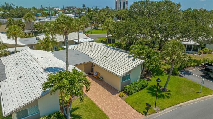 Property Photo:  140 Whispering Sands Drive V-40  FL 34242 