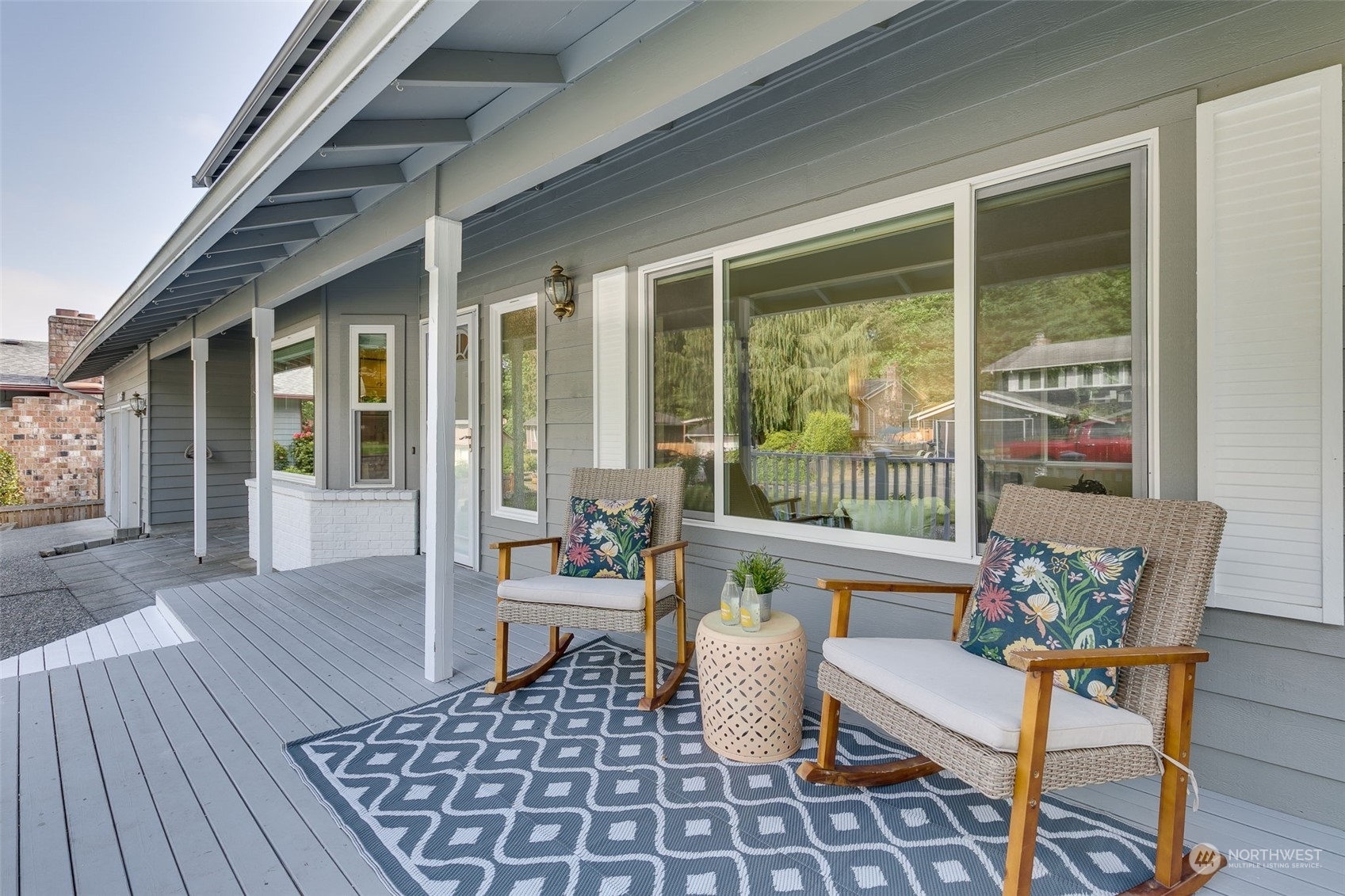 Property Photo: 21405 2nd Avenue SE WA 98021