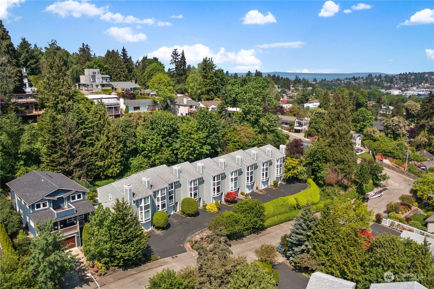 3835 25th Avenue W  Seattle WA 98199 photo