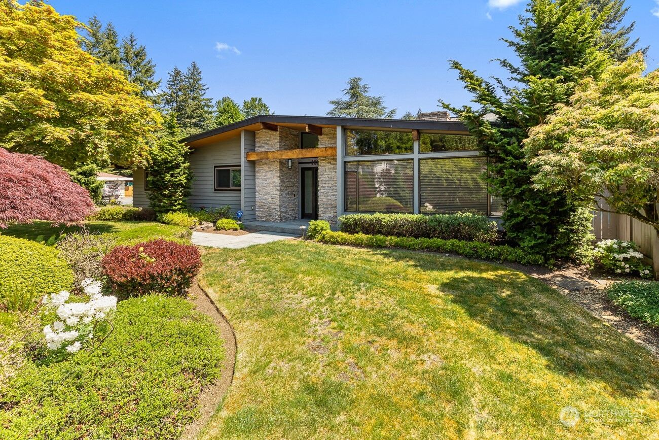 Property Photo: 4810 109th Avenue NE WA 98005