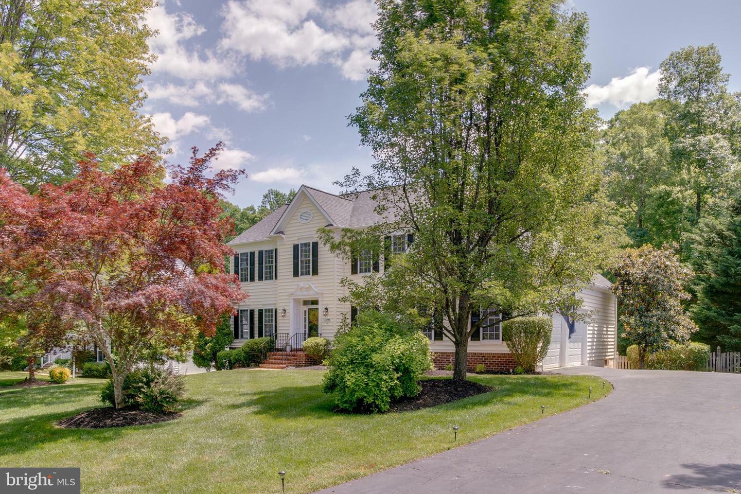 Property Photo: 13294 Amblewood Drive VA 20112