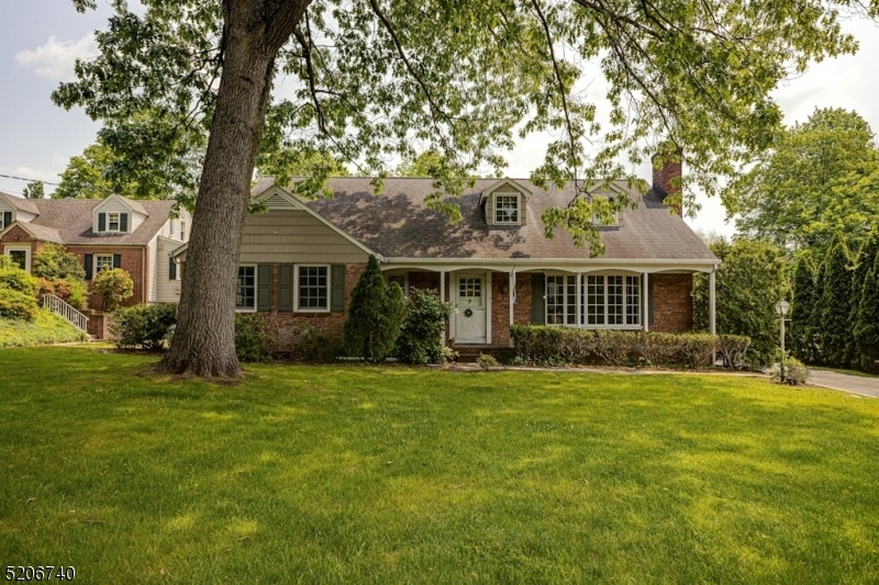 Property Photo:  118 Watson Road  NJ 07023 