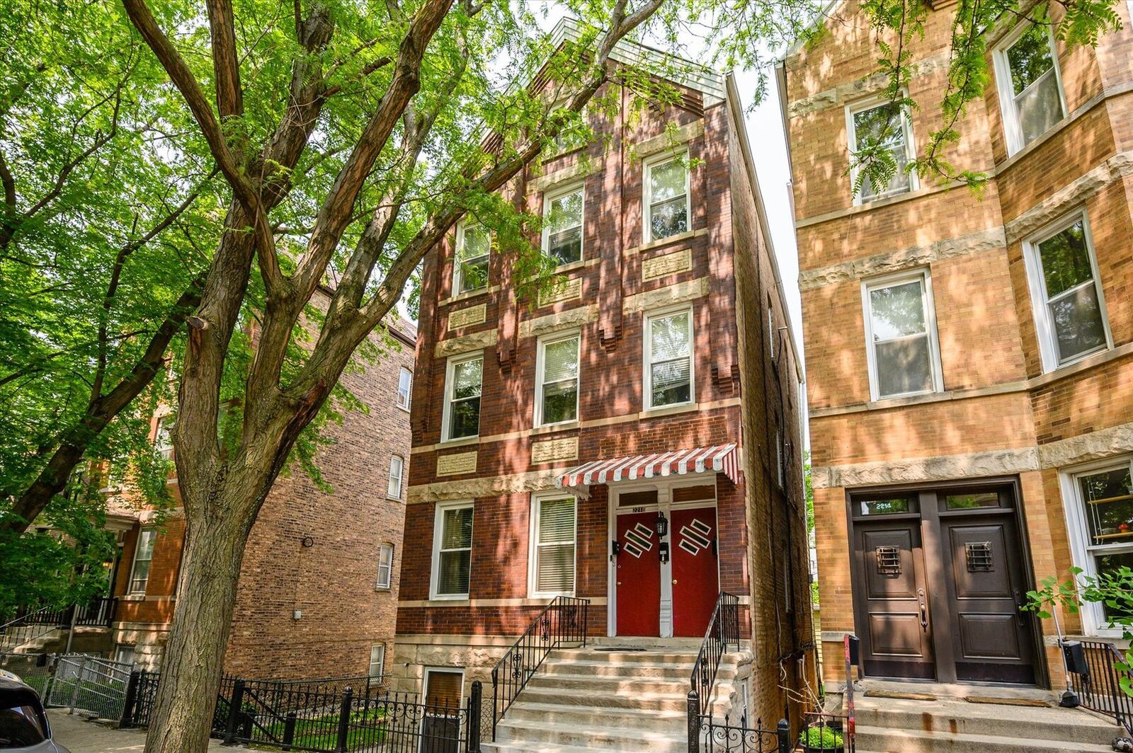 Property Photo:  2218 W Lyndale Street 3  IL 60647 