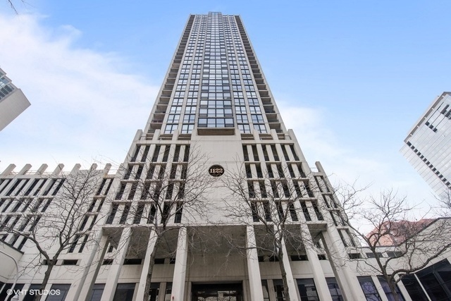 Property Photo: 1122 N Clark Street 3809 IL 60610