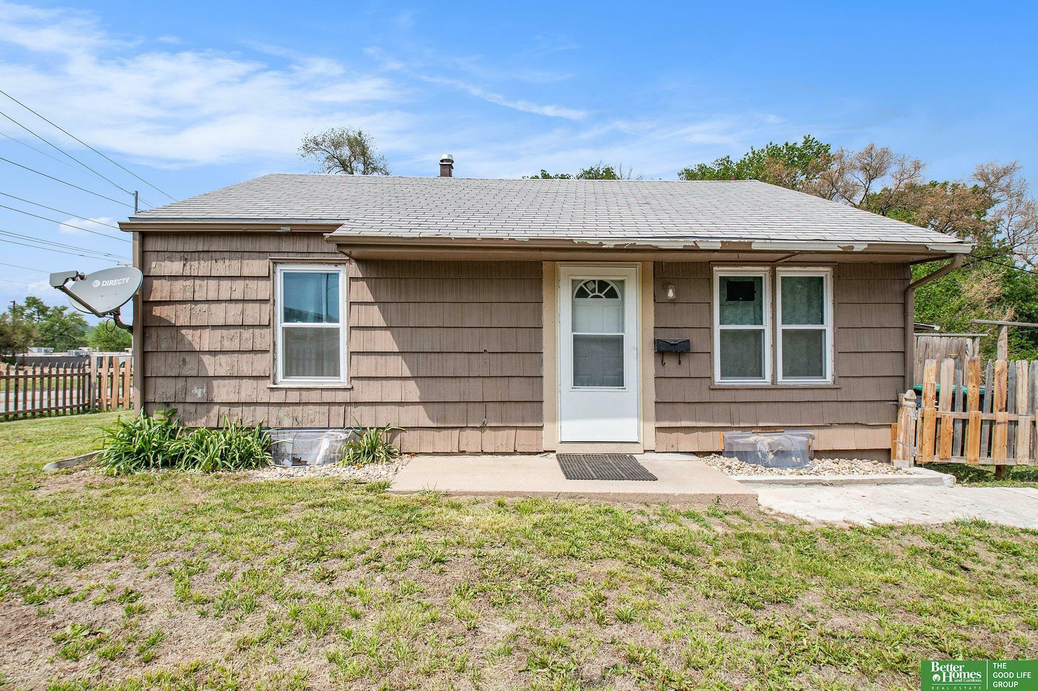 Property Photo: 7118 Lake NE 68104