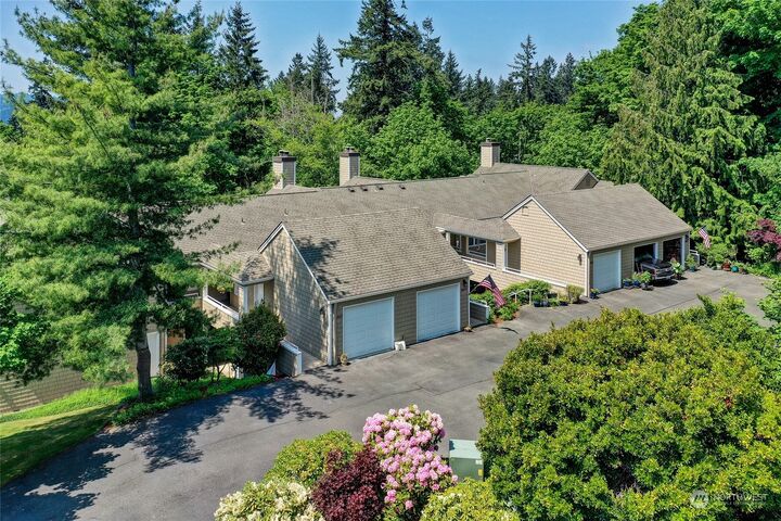 Property Photo:  4045 Providence Point Drive SE 1029  WA 98029 