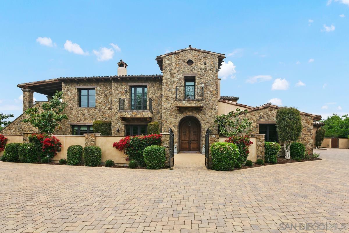 Property Photo: 7808 Santaluz Inlet CA 92127