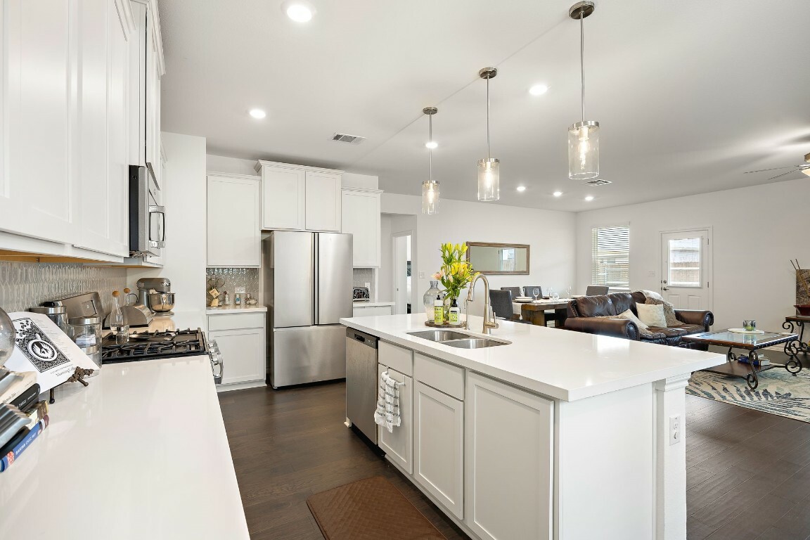 Property Photo: 107 Gracie Way TX 78634