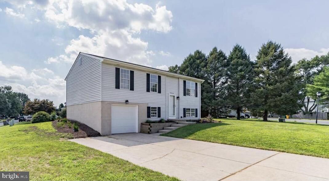 Property Photo:  41 Creekside Drive  DE 19702 