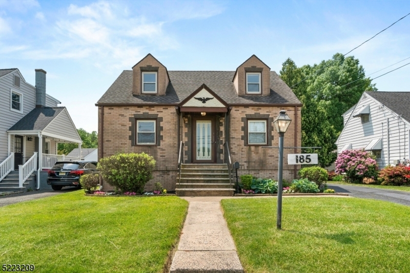 Property Photo:  185 Edgewood Ter  NJ 08880 