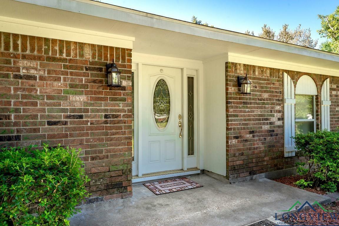 Property Photo:  1335 S Holly St  TX 75692-9106 