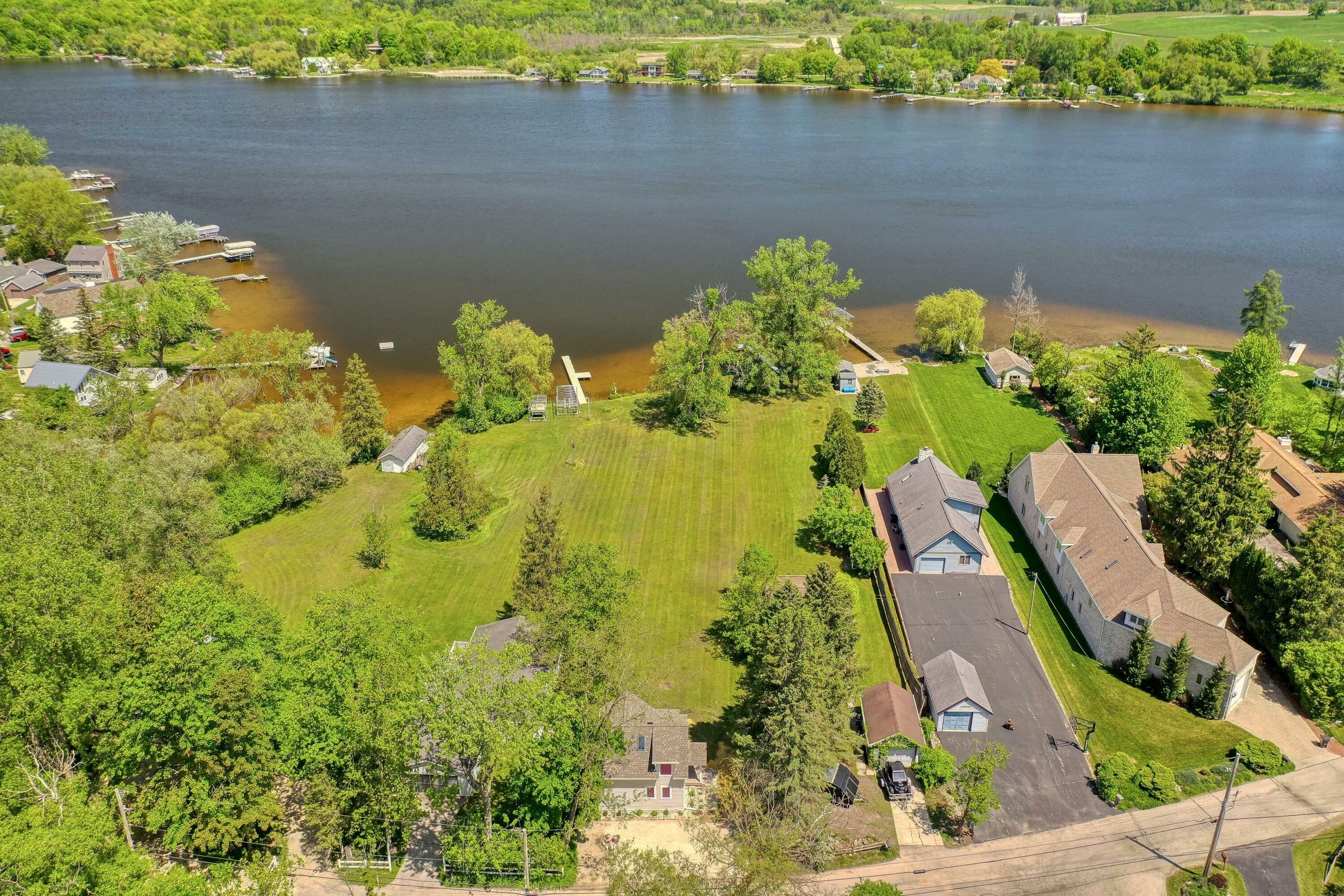 Property Photo: 1566 E Friess Lake Dr WI 53033