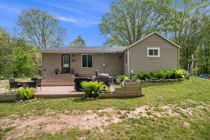 13734 S Elder Avenue  Grant MI 49327 photo
