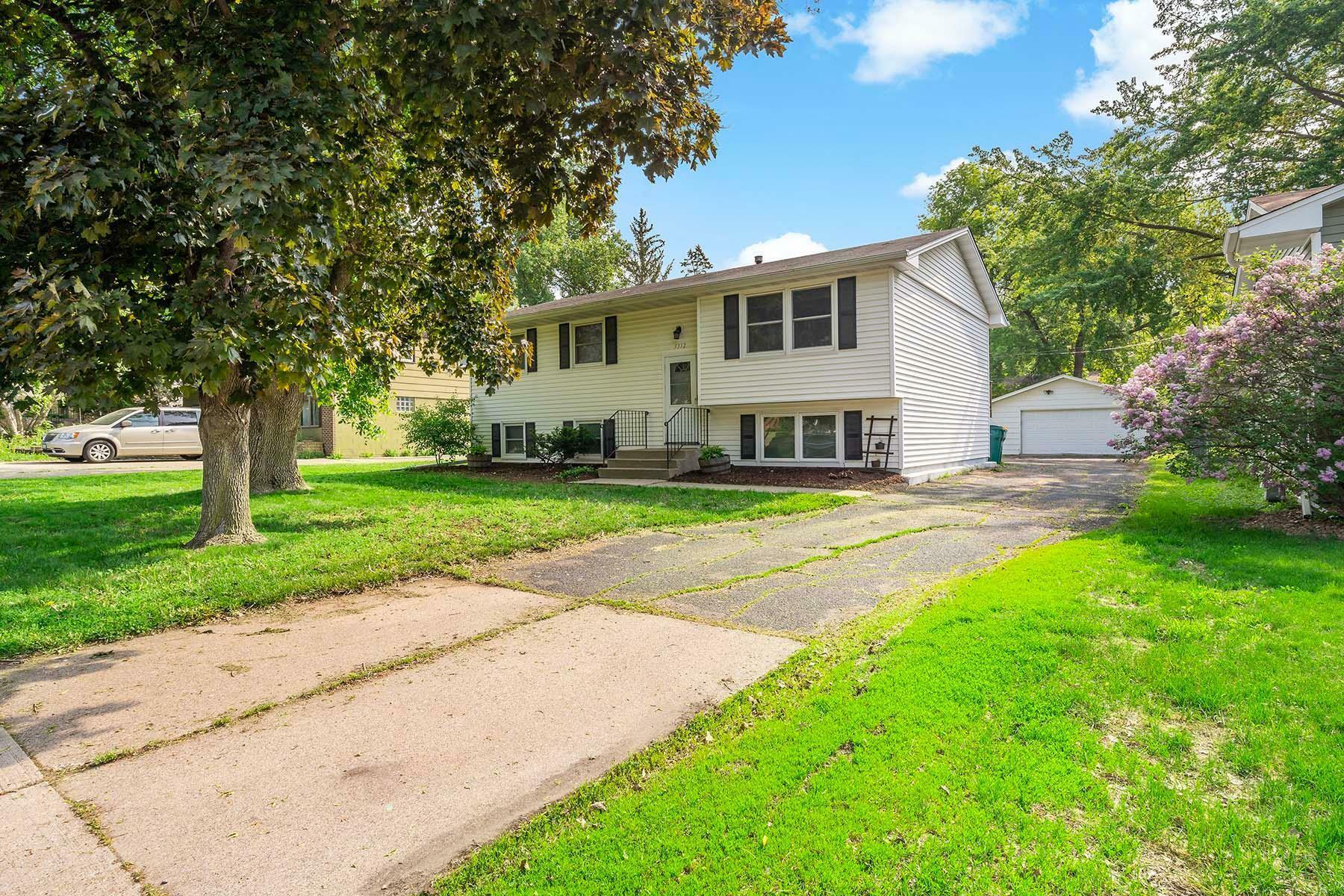 Property Photo: 3312 Adair Avenue N MN 55422