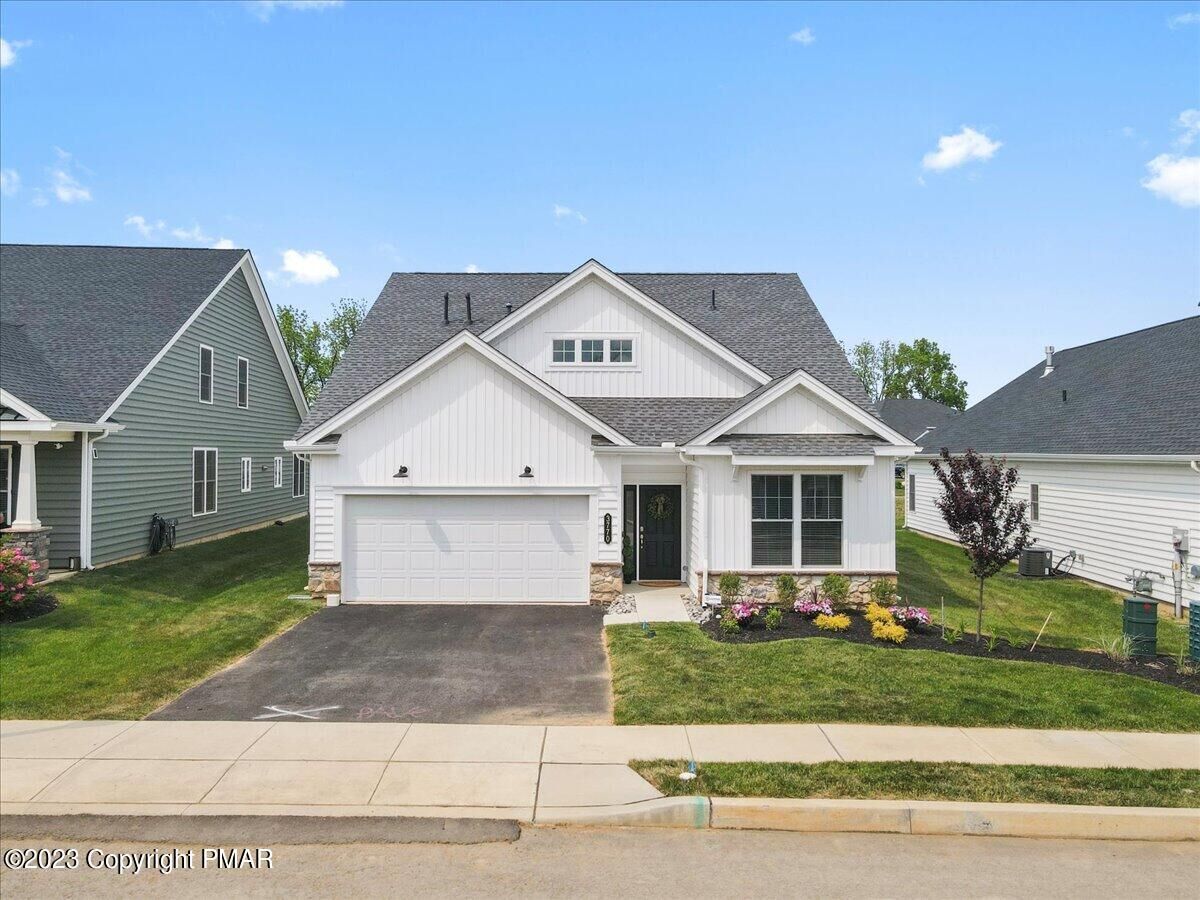 Property Photo:  3770 Victors Way  PA 18045 