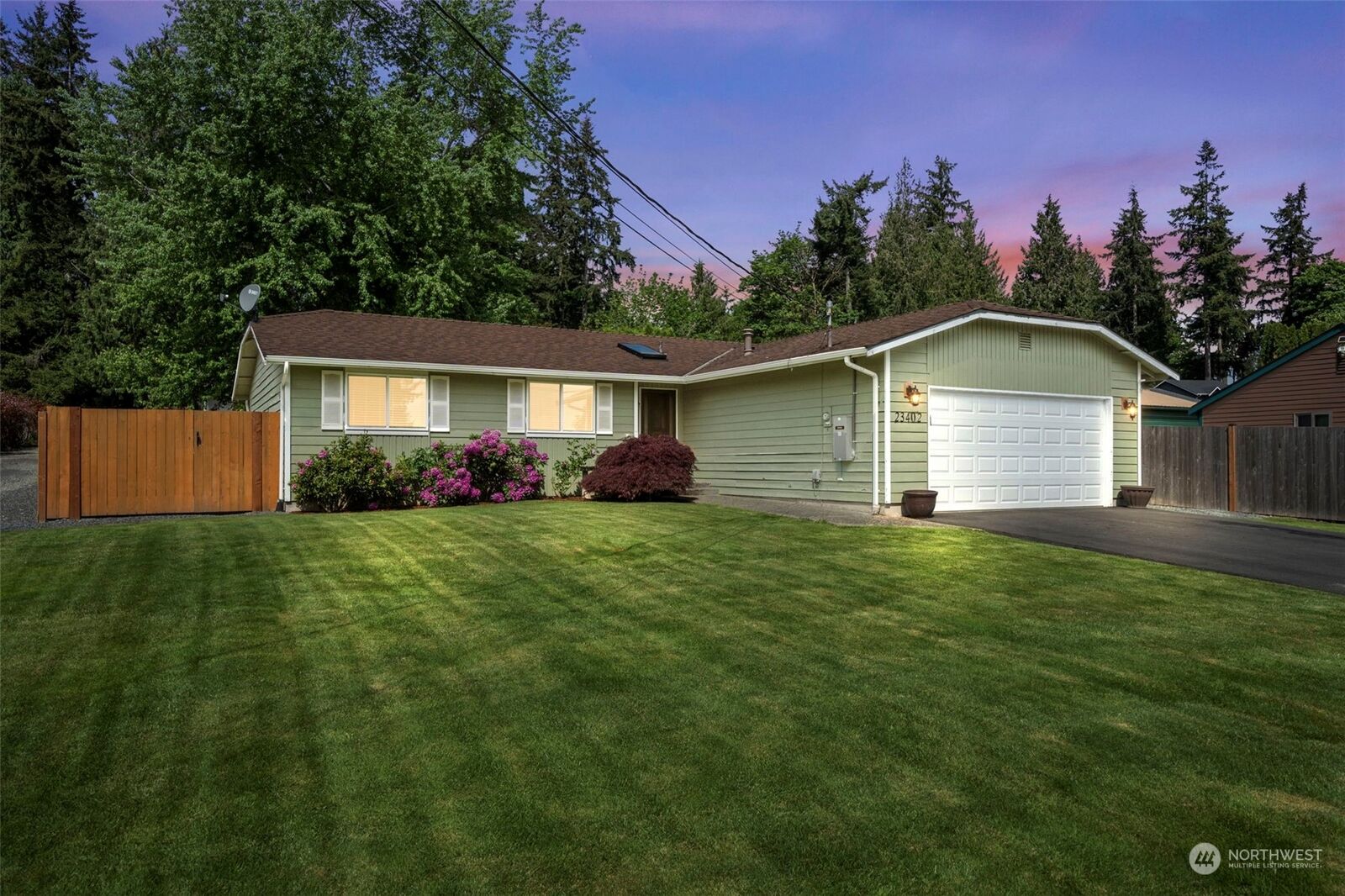 Property Photo:  23402 29th Avenue W  WA 98036 