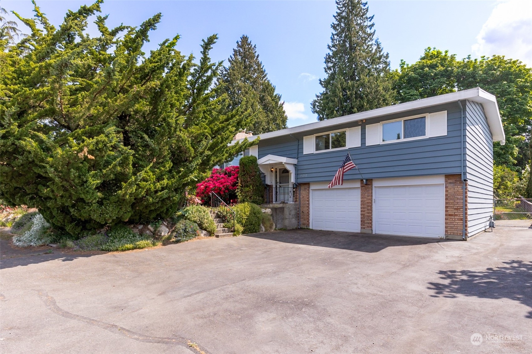 Property Photo:  19232 33rd Avenue S  WA 98188 