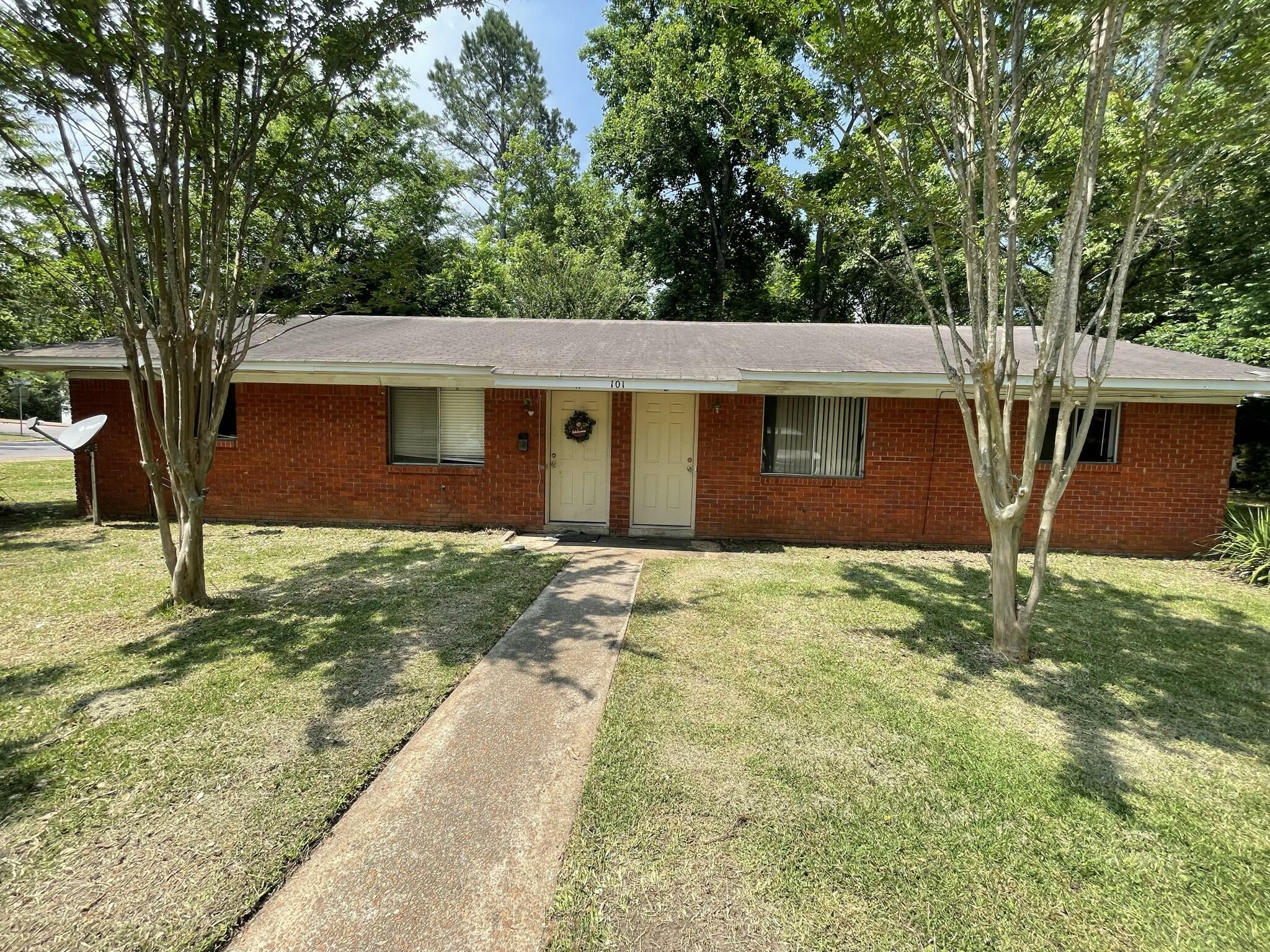 101 A&B Margaretta Dr  Starkville MS 39759 photo