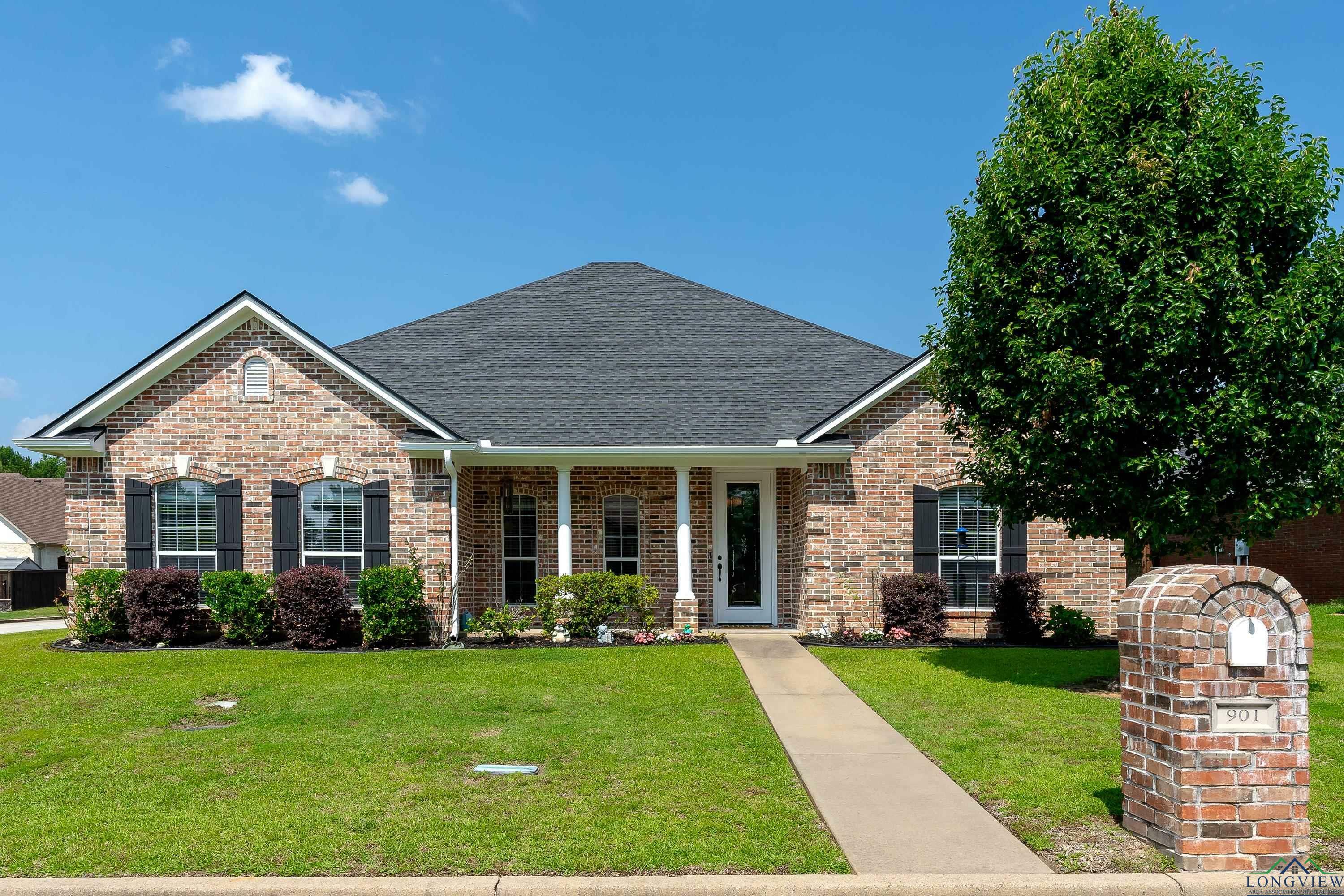 Property Photo:  901 Rose Mount Dr.  TX 75601 