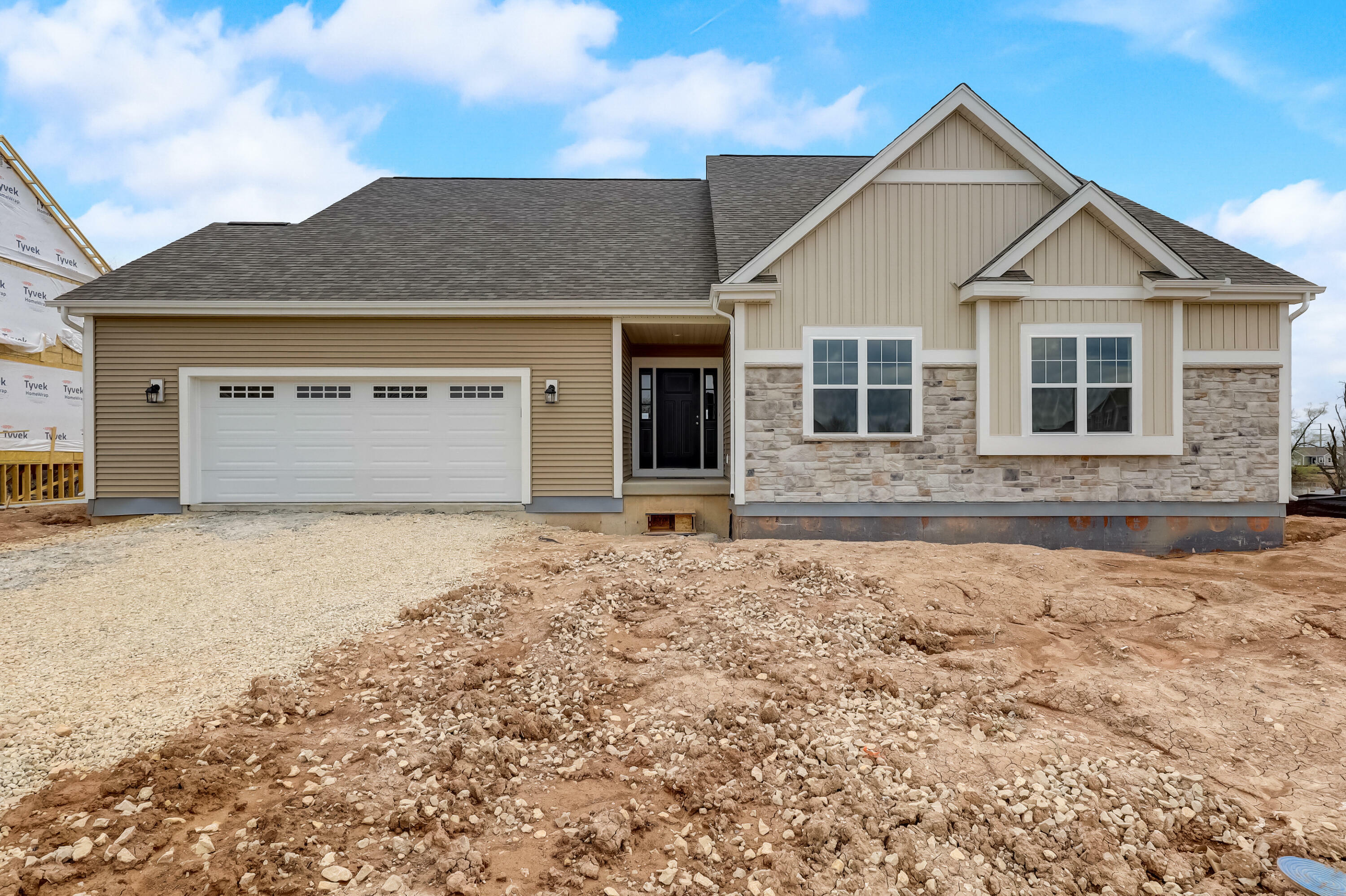 Property Photo: 1916 N Creek Dr WI 53024