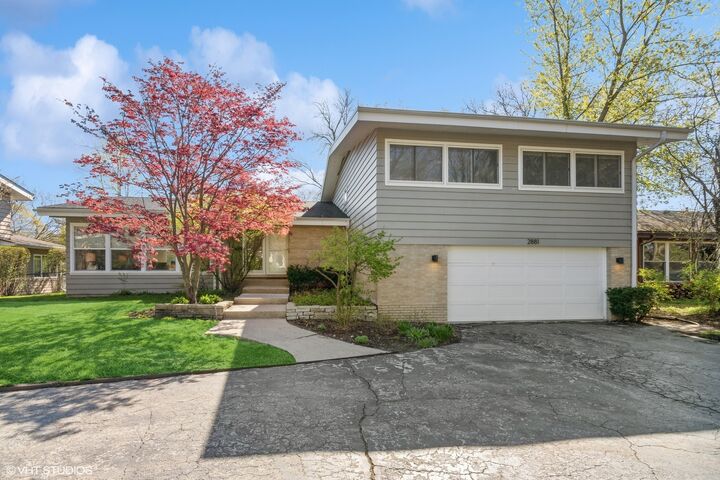 2881 Idlewood Lane  Highland Park IL 60035 photo