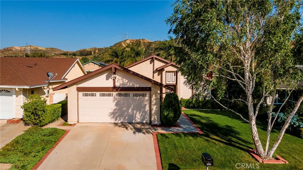 Property Photo:  27554 Falling Star Lane  CA 91350 