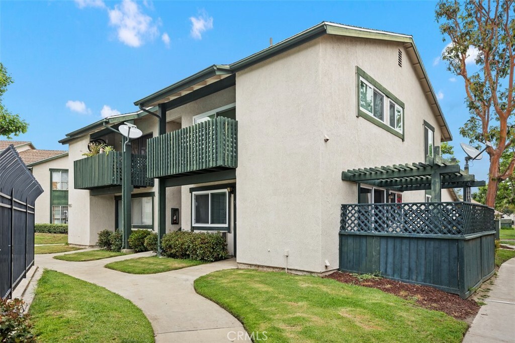 Property Photo:  23294 Orange Avenue 5  CA 92630 