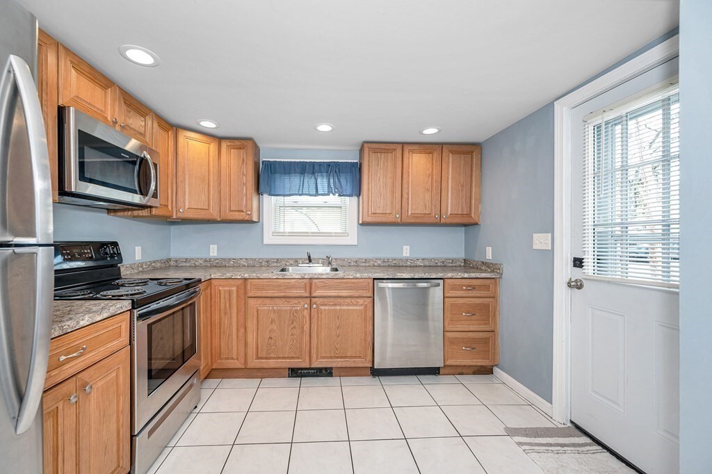 Property Photo: 762 Merrimack Ave MA 01826