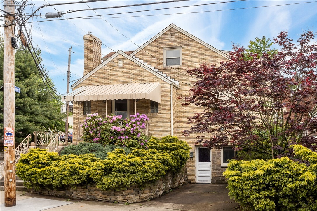 Property Photo:  431 Boggs Ave  PA 15211 