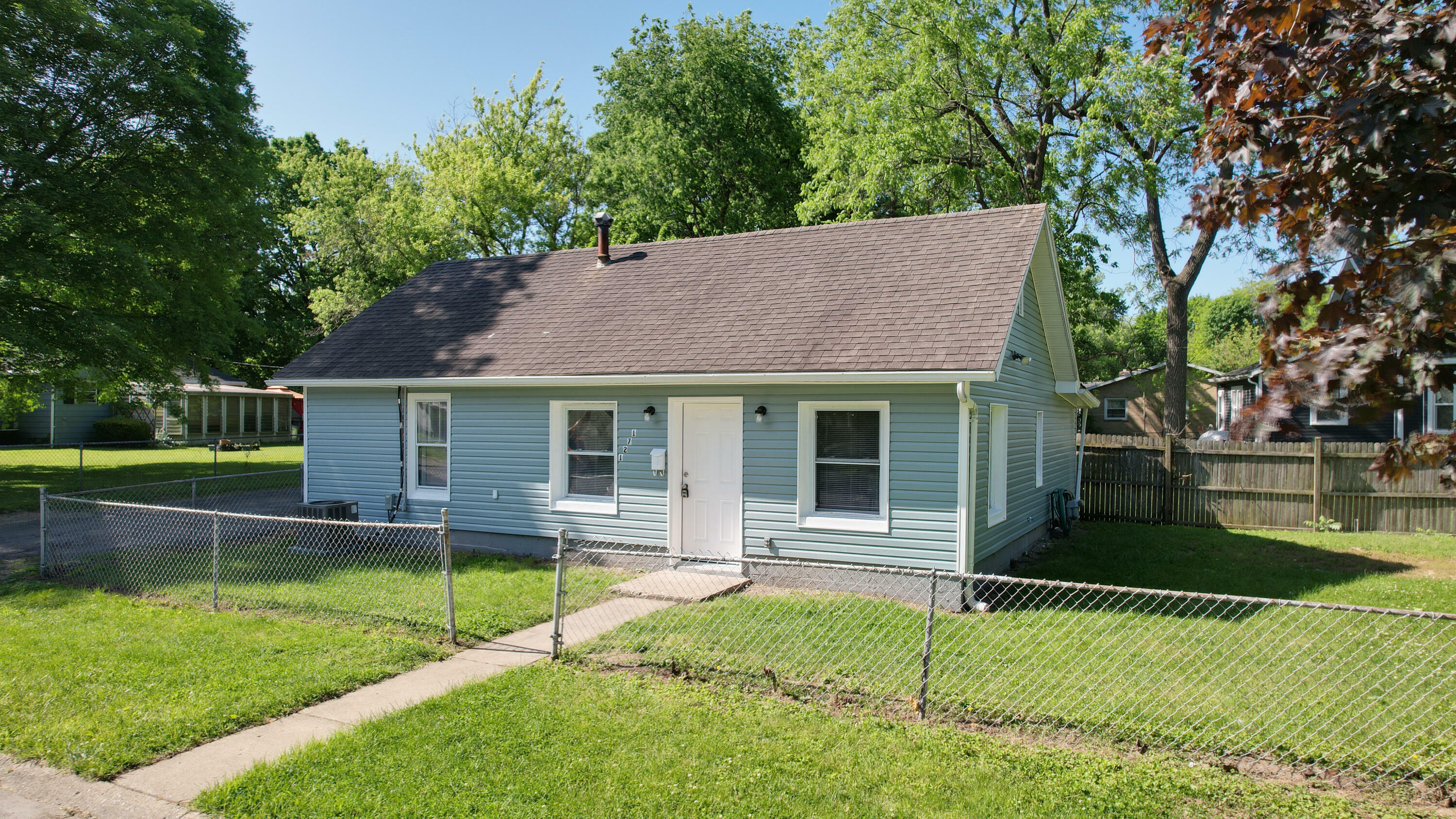 1271 Oakleaf Avenue  Springfield OH 45506 photo