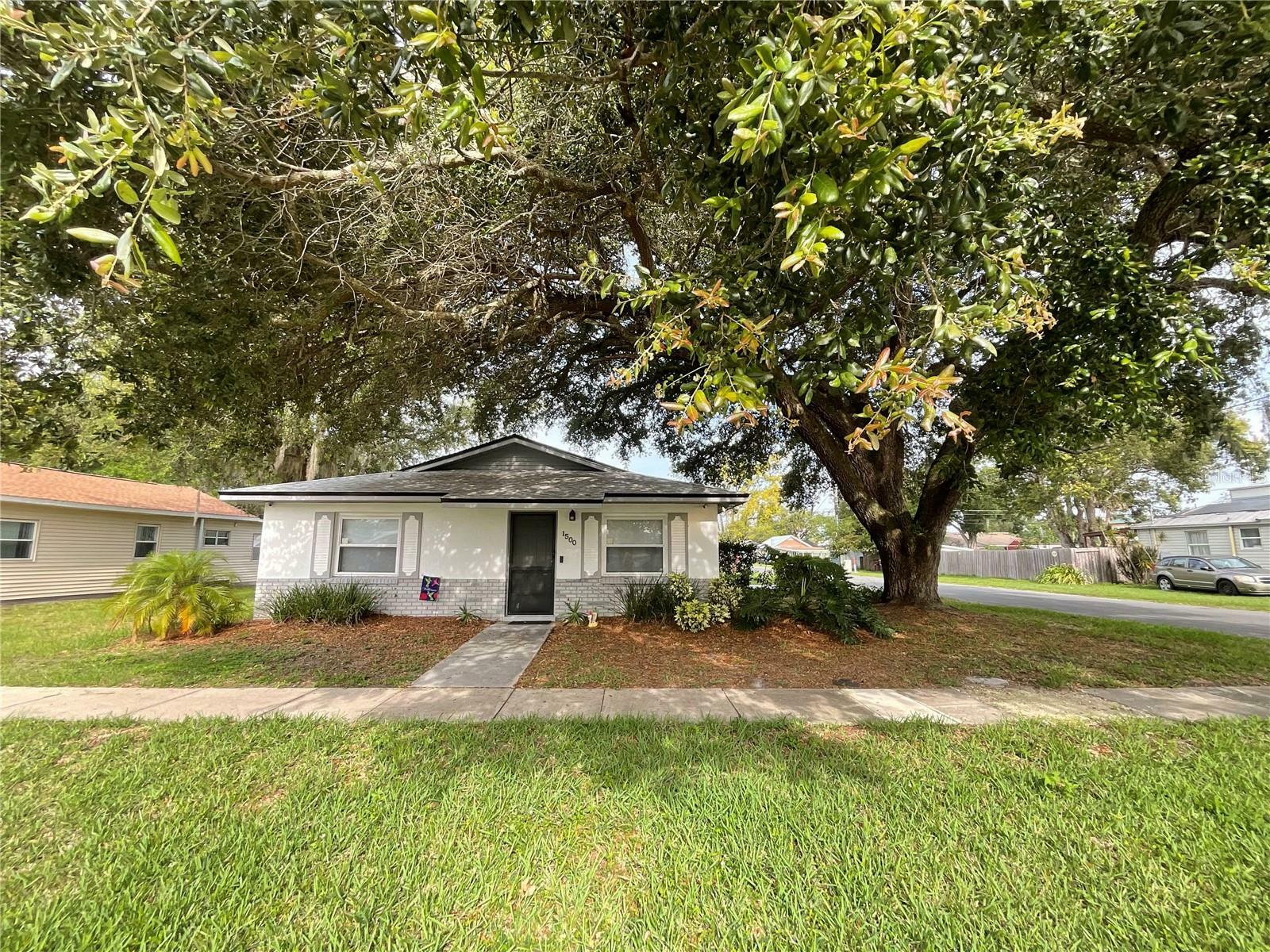 Property Photo:  1500 New York Avenue  FL 34769 