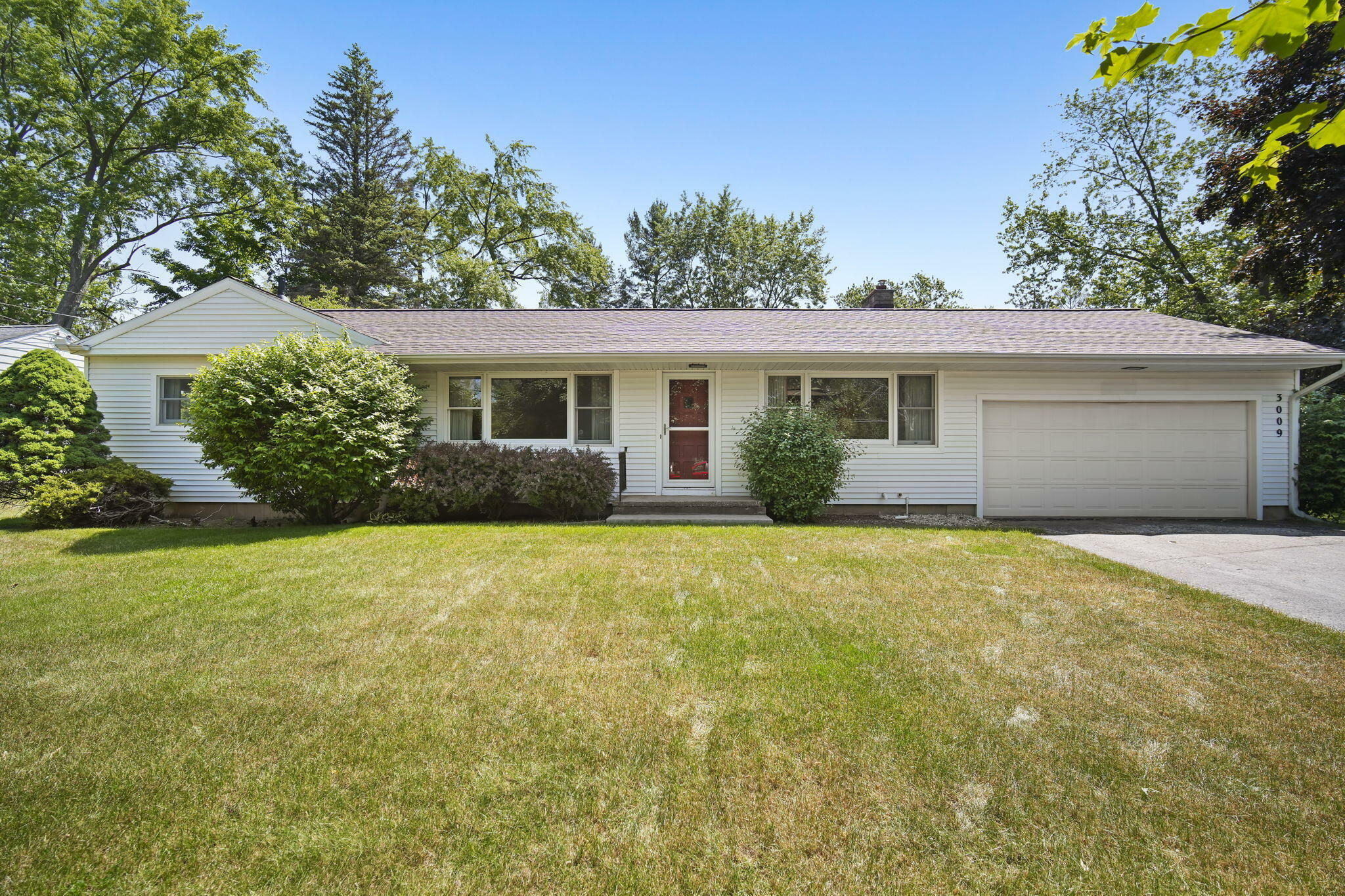 Property Photo:  3009 Willoway Drive  MI 49201 