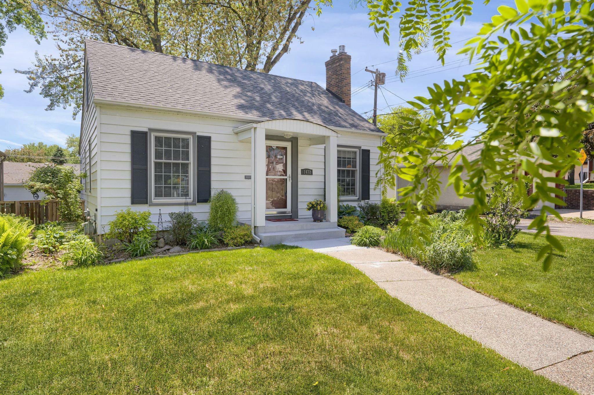 Property Photo: 1472 Hartford Avenue MN 55116