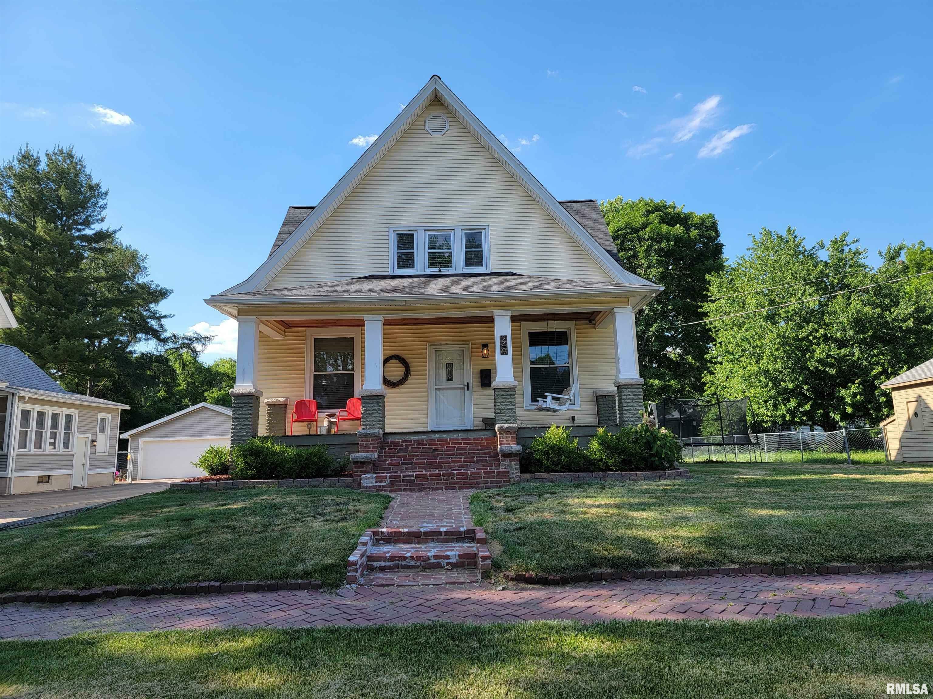 Property Photo:  249 W Spruce Street  IL 61520 